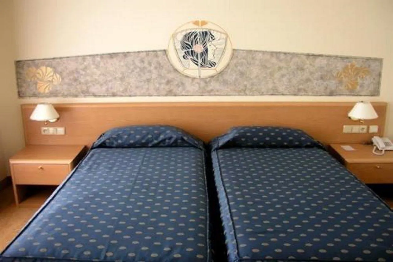 Hotel Tivoli Prága 3*,