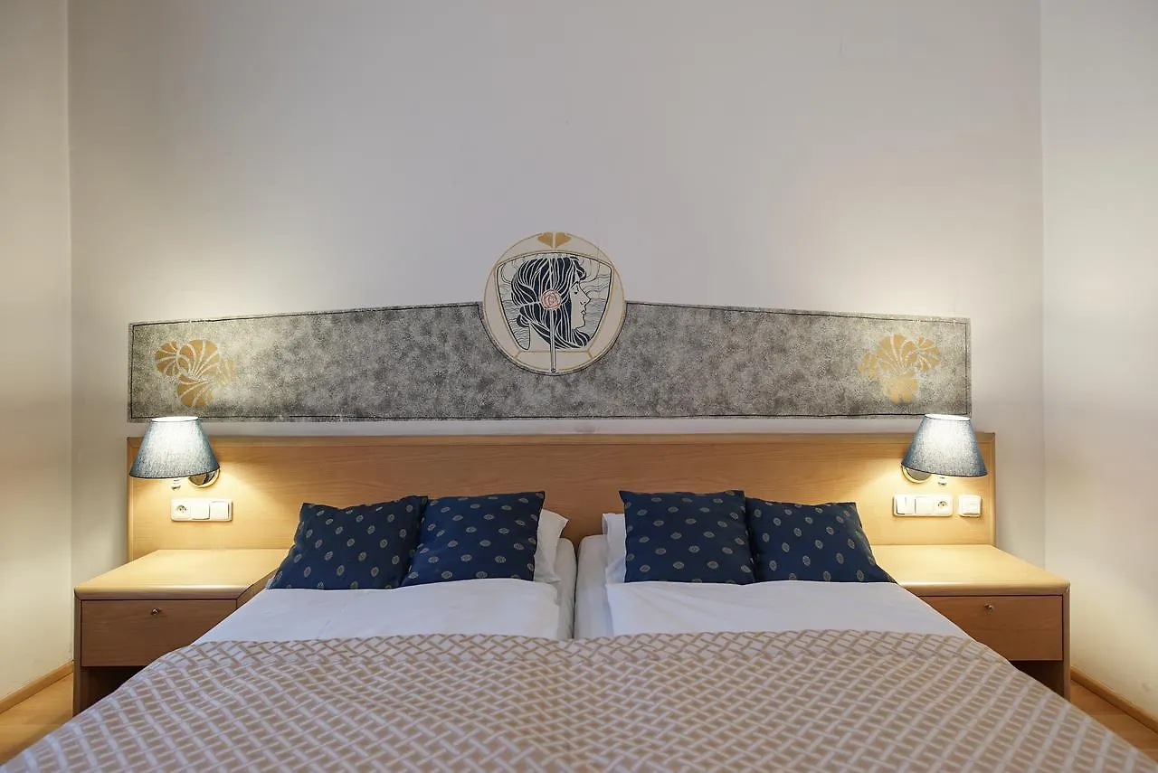 Hotel Tivoli Prága 3*,