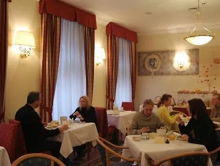 ***  Hotel Tivoli Prag Çek Cumhuriyeti